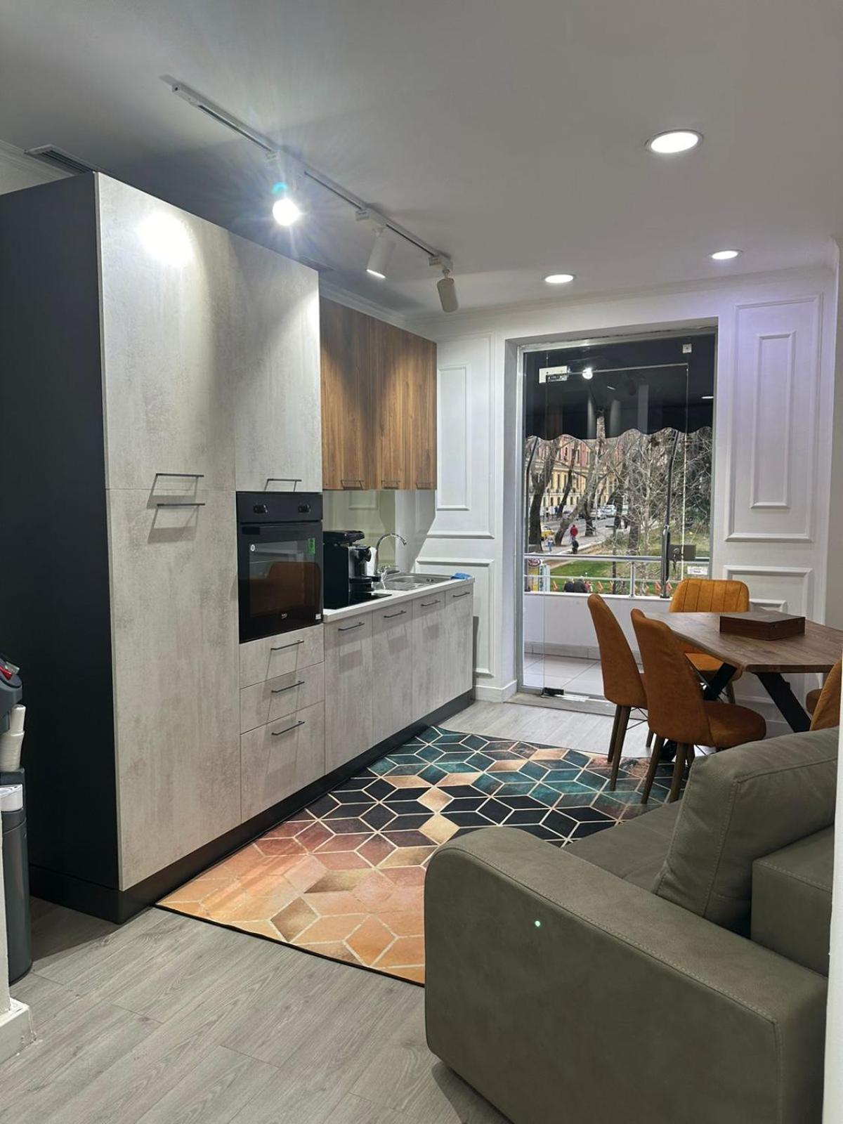 Park View Central Apartment Tirana Bagian luar foto