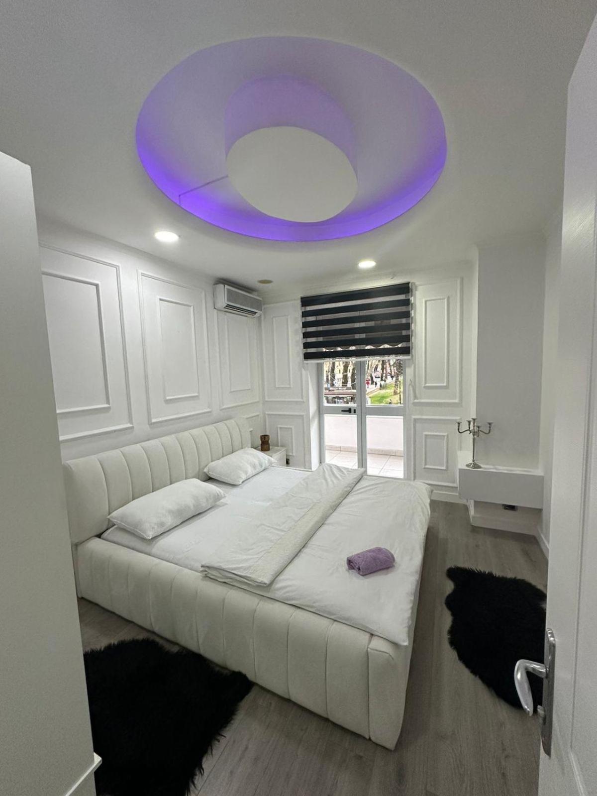 Park View Central Apartment Tirana Bagian luar foto