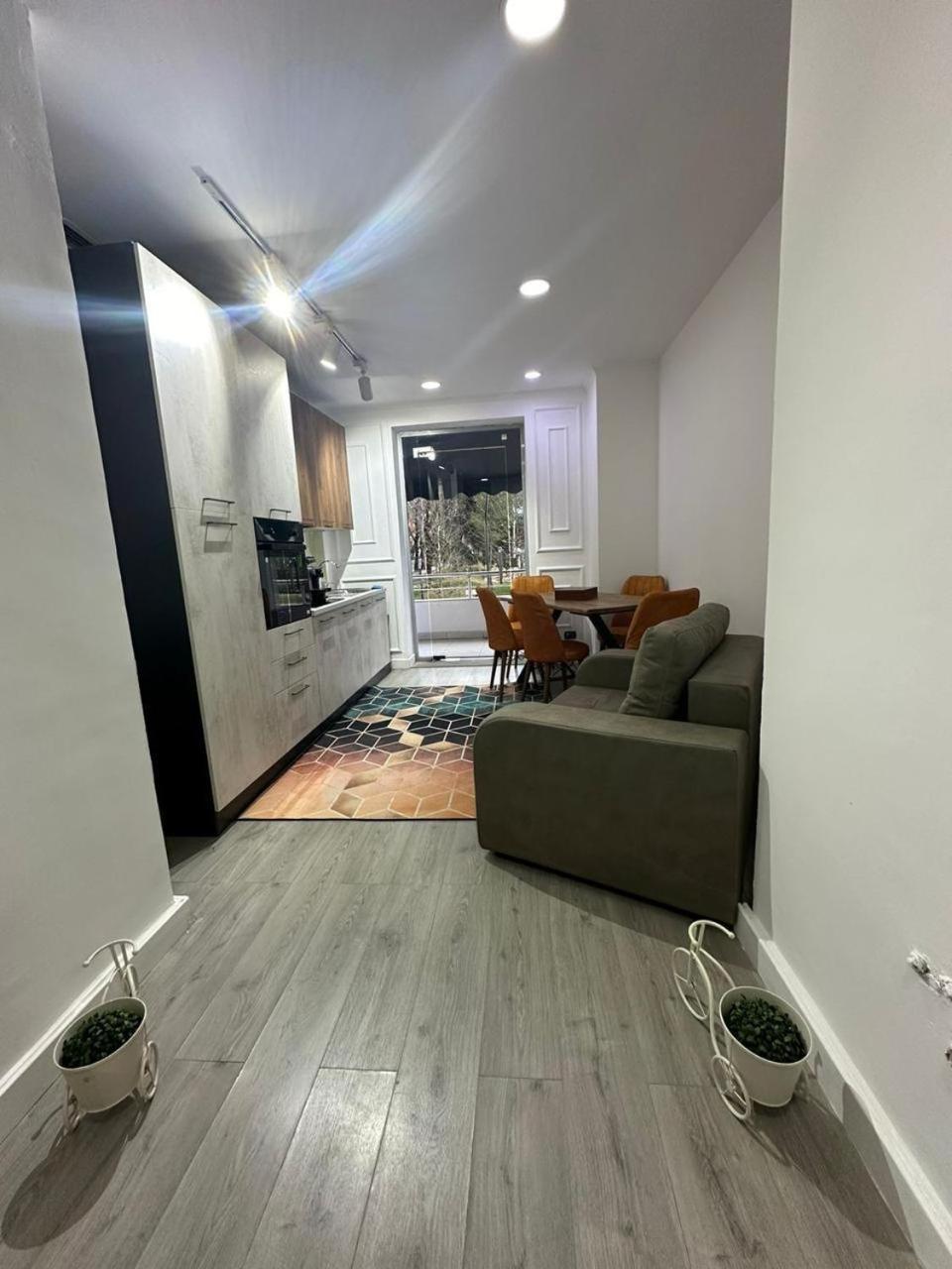 Park View Central Apartment Tirana Bagian luar foto