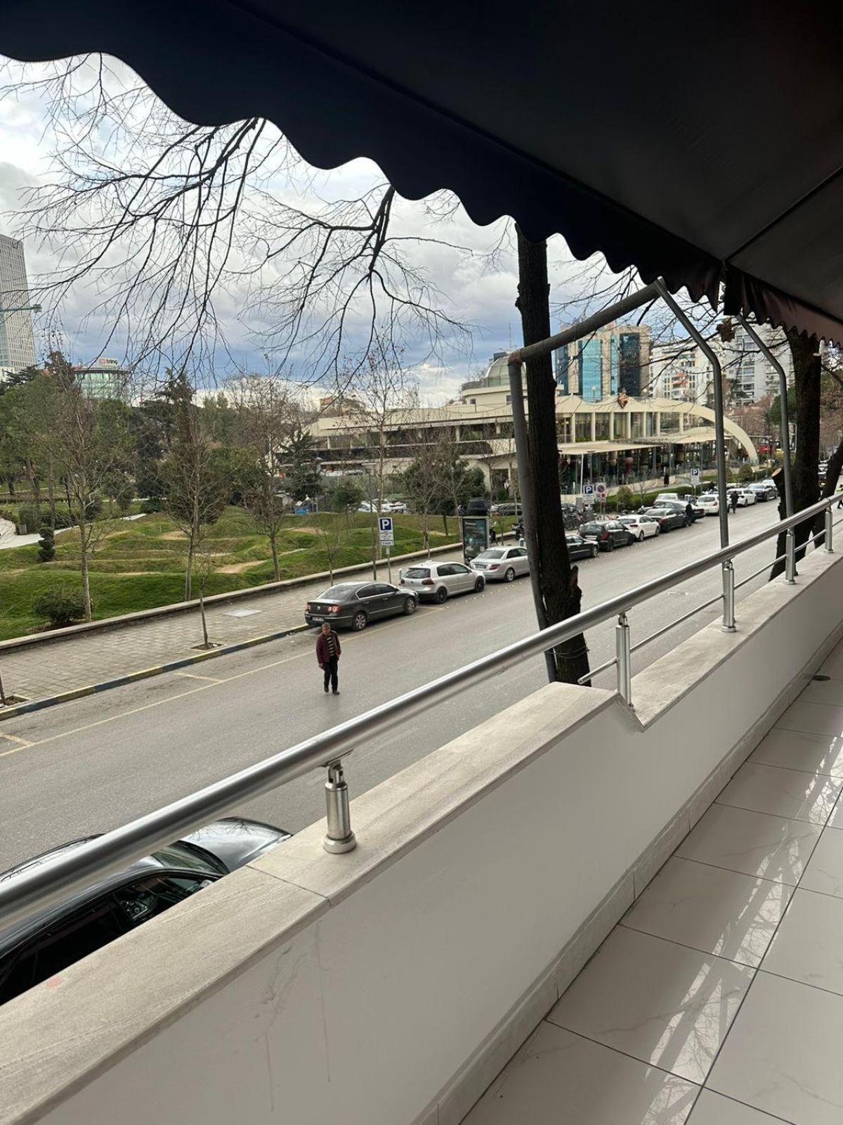 Park View Central Apartment Tirana Bagian luar foto
